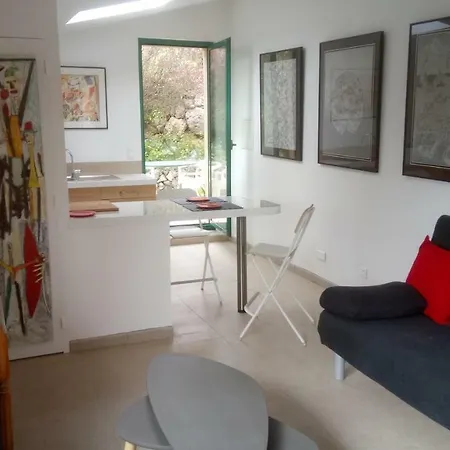 לינה וארוחת בוקר La Radassiere *